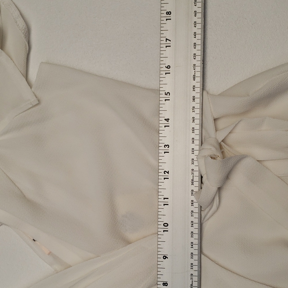 Morning Mist White Wrap Front V Neck Off The Shoulders Romper Women's Size M - Picture 9 of 14